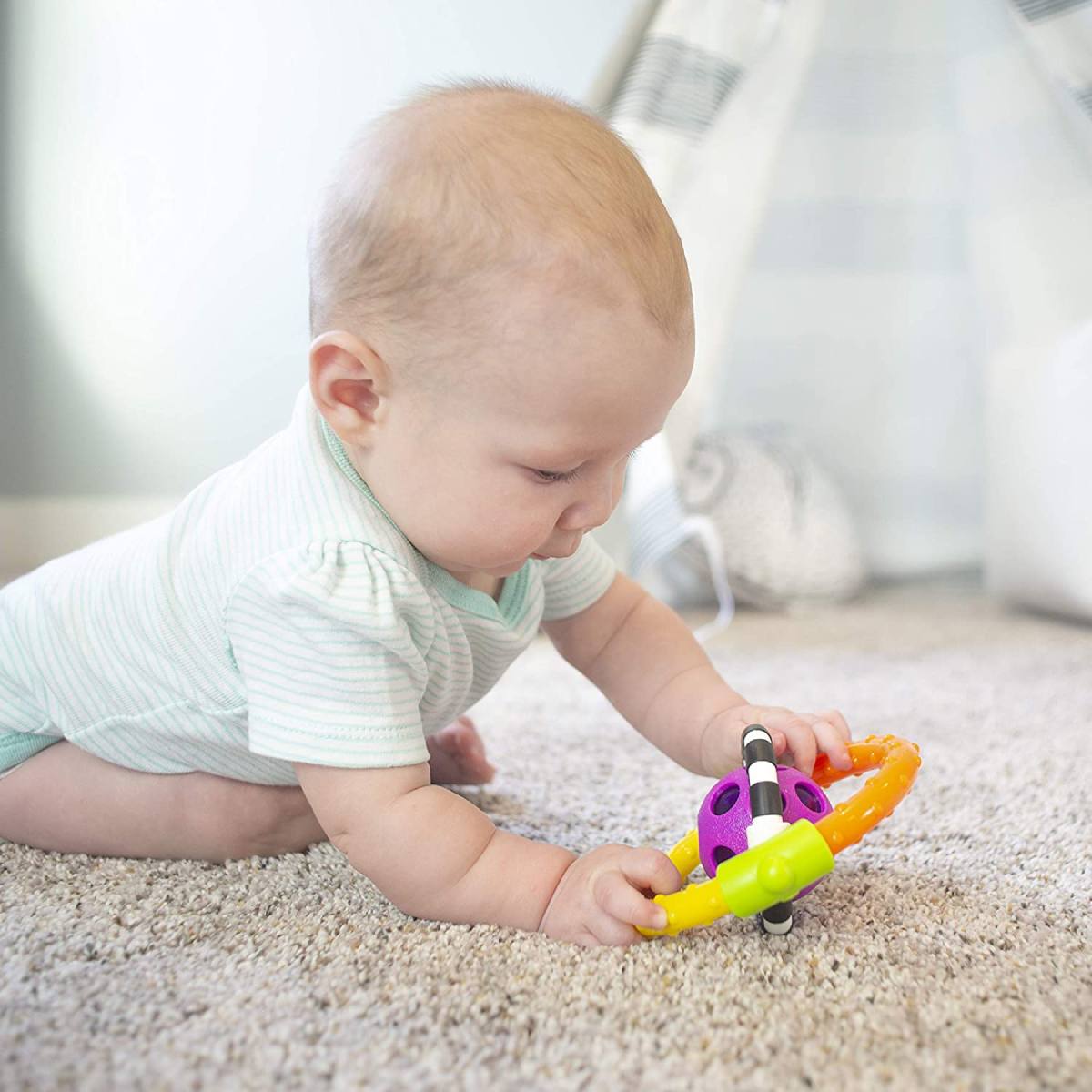 Sassy Spin &amp; Chew Ring Rattle